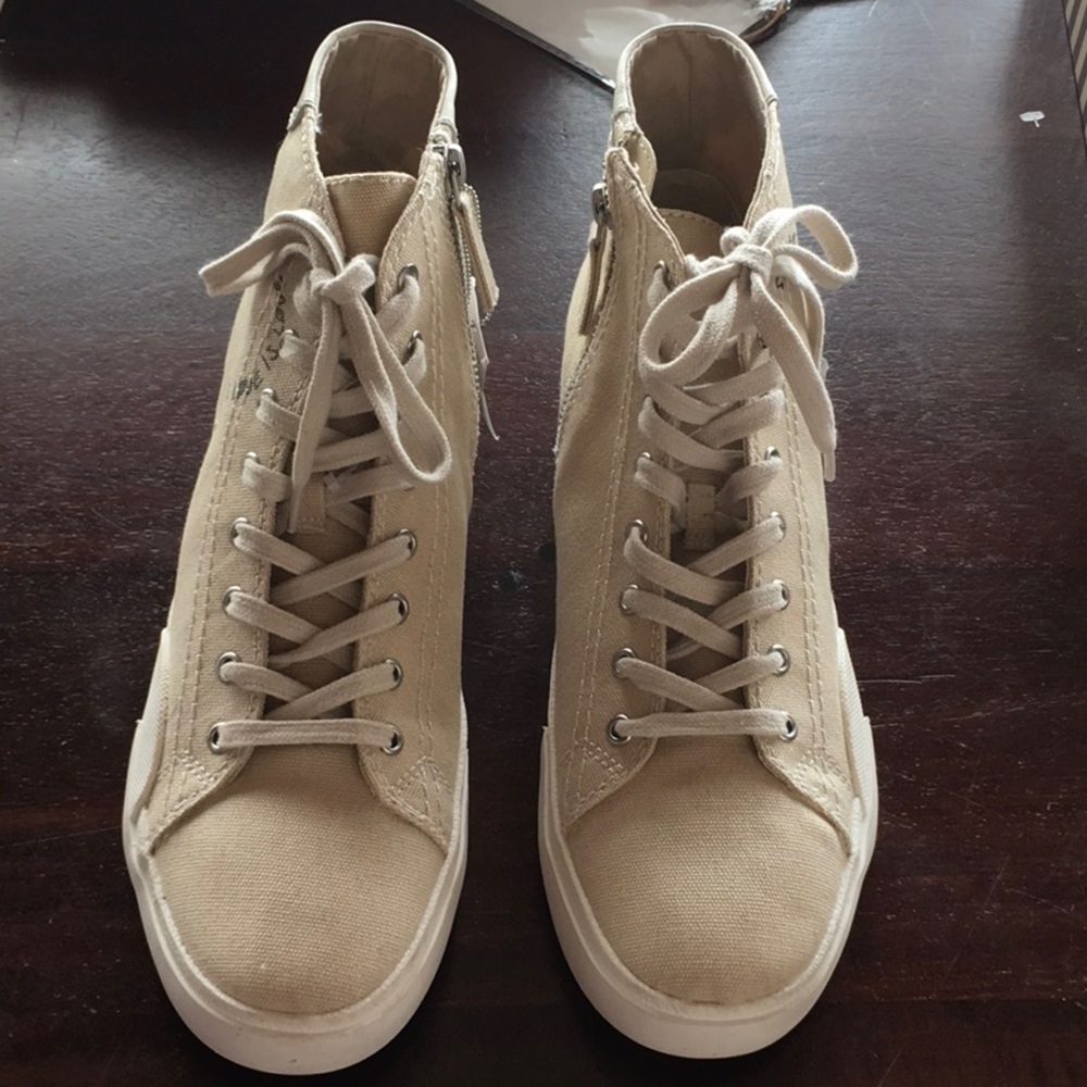 NWT Dolce Vita “love is” High Tops - Picture 4 of 6